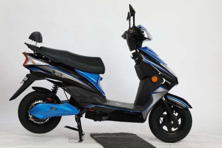 Ujaas Energy eGo Blue Scooter: ₹25000 के इलेक्ट्रिक स्कूटर में मिलेगी 80 Km की शानदार रेंज! आइए जाने